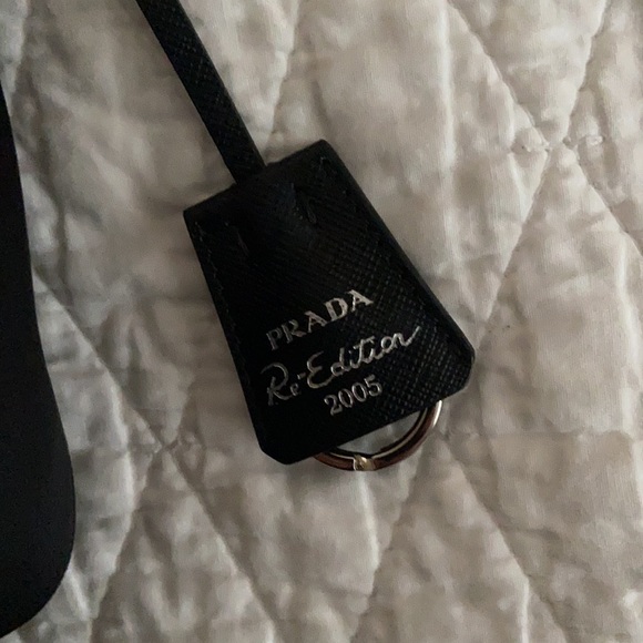 Prada re-edition 2005 - Picture 3 of 8